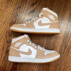 Nike Air Jordan 1 Mid in "Tan Gum" - Men's Size 11 - VGUC